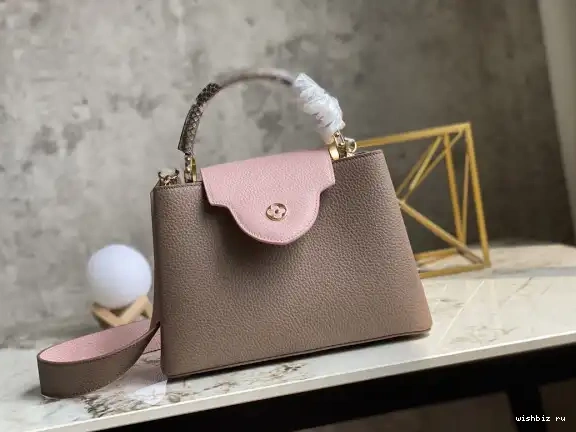 WIS VUITTON LOUIS CAPUCINES BB 0530